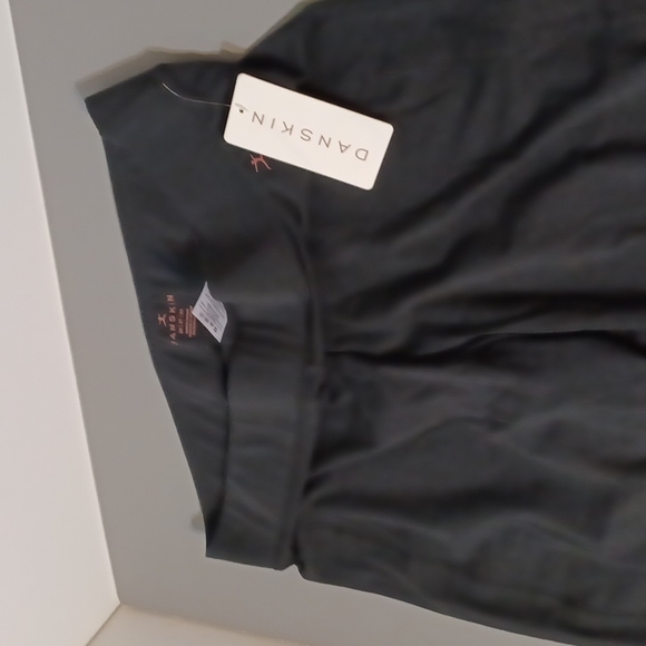 Danskin Women's Black Sleek-Fit Yoga Pants Sz. 2X - Picture 7 of 12